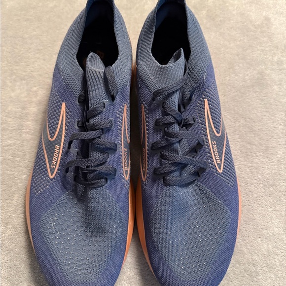 Brooks Levitate Women's Navy and Rose Gold Running Sneakers - Picture 4 of 4